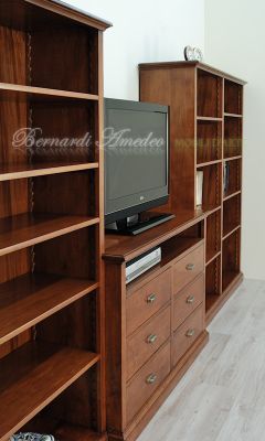Mobile da soggiorno con cassettiera centrale porta Tv e librerie a giorno ai lati in legno massiccio
